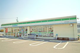 ファミリーマート松本芳川村井店の写真